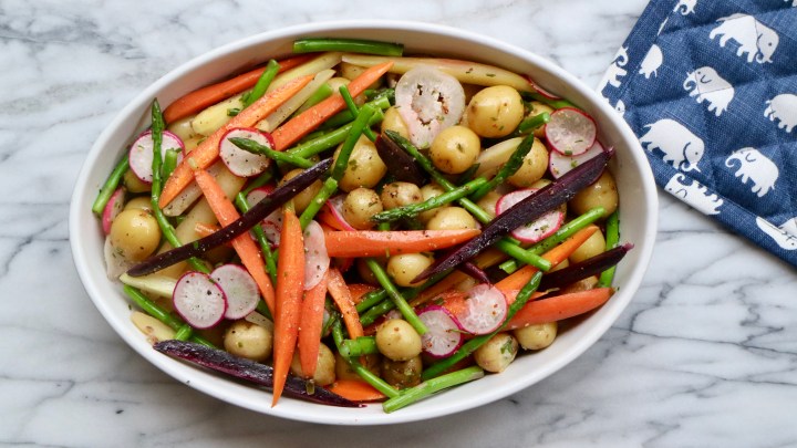 Summer salad with potatoes, radishes, asparagus and&nbsp;carrots