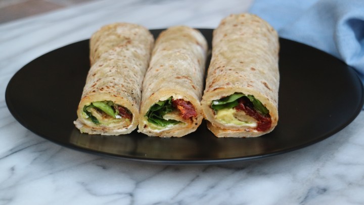 Norwegian flatbread (Lefse) with avocado, sun-dried tomatoes and&nbsp;spinach