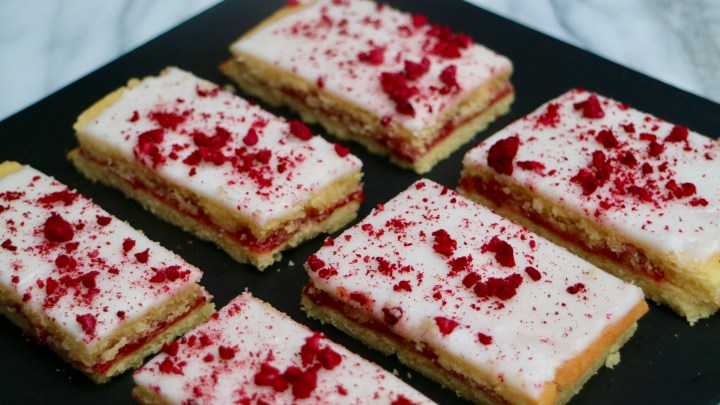 Raspberry slices (Hindbærsnitter)