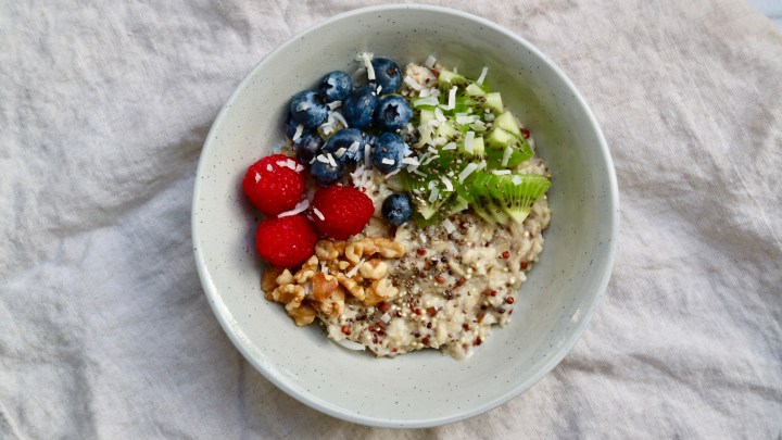 Breakfast oatmeal with quinoa, chia seeds and oat&nbsp;milk