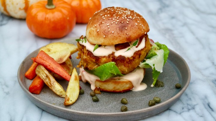 Halloween pumpkin burger with potato and carrot&nbsp;wedges