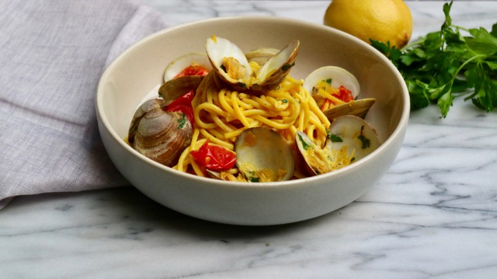 Pasta with Littleneck clams and&nbsp;saffron