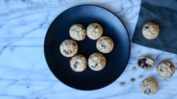 Mini muffin with banana and dark&nbsp;chocolate