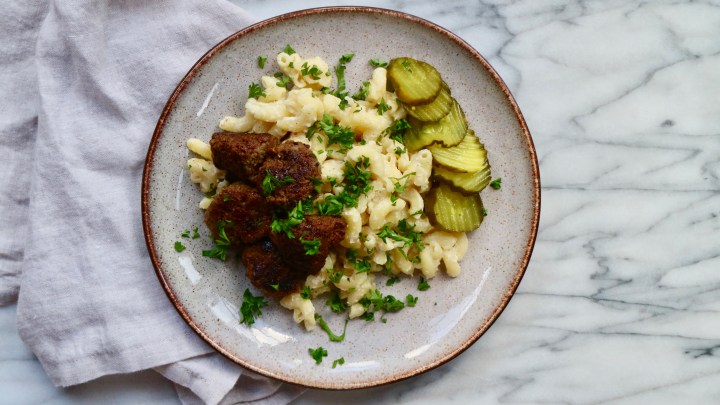 Swedish milk stewed macaroni with meatballs and fresh&nbsp;parsley